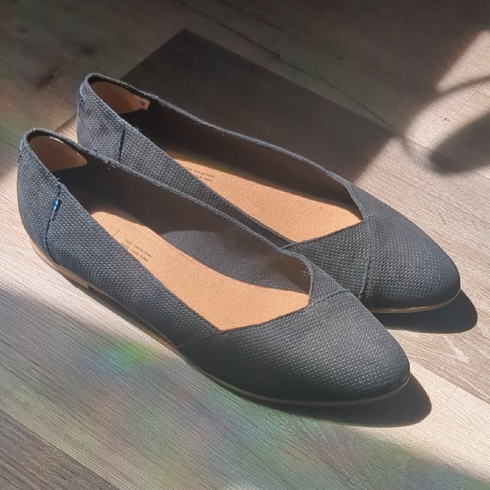 Toms Almond Toe Black Flats